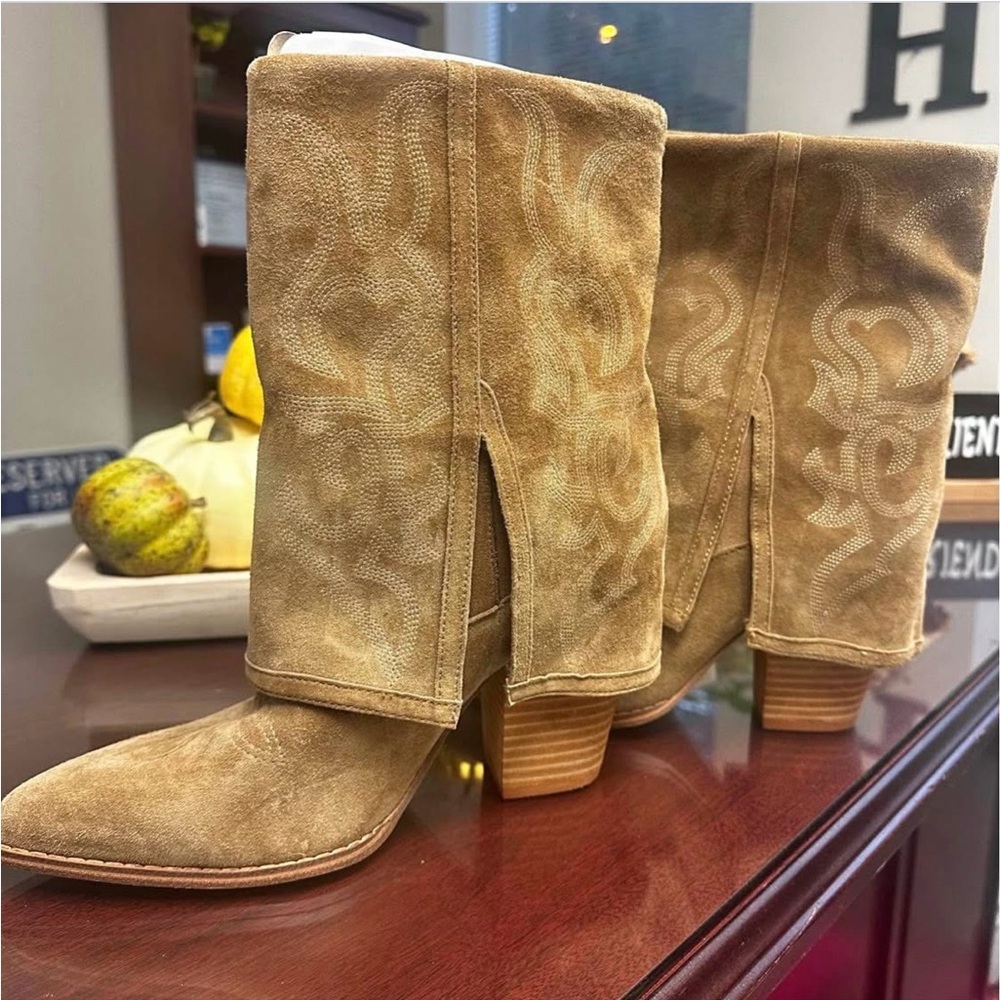 🆕 Steve Madden Camel Suede Heeled Boots